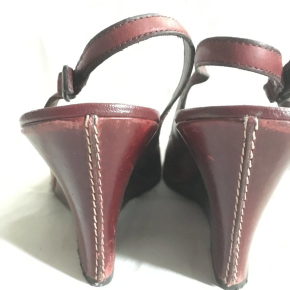 Kenneth Cole Reaction burgundy peep toe wedges - Picture 7 of 13